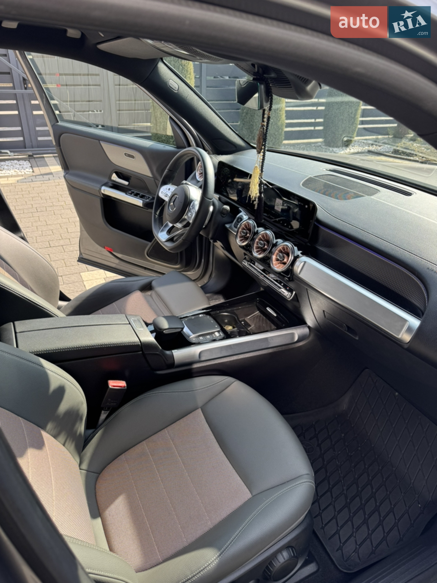 2022 Mercedes-Benz EQB - мініатюра 15