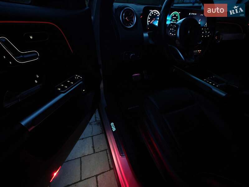 Внедорожник / Кроссовер Mercedes-Benz EQB 2022 в Львове