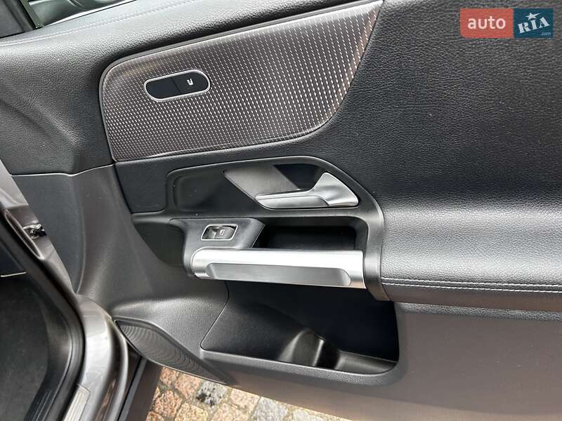 Внедорожник / Кроссовер Mercedes-Benz EQB 2023 в Львове