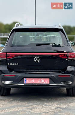 Позашляховик / Кросовер Mercedes-Benz EQB 2023 в 