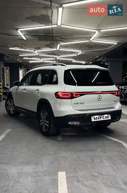 Позашляховик / Кросовер Mercedes-Benz EQB 2023 в 