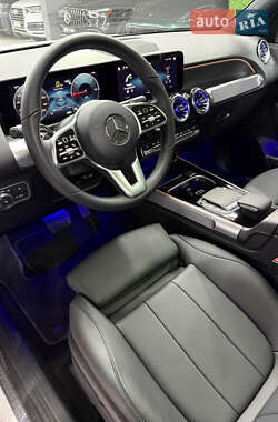 Позашляховик / Кросовер Mercedes-Benz EQB 2023 в 