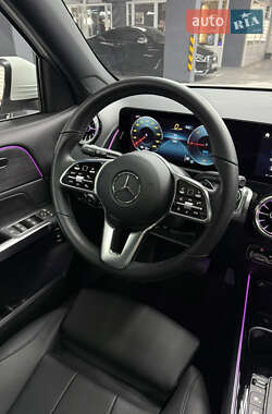 Позашляховик / Кросовер Mercedes-Benz EQB 2023 в 