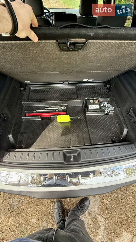 Позашляховик / Кросовер Mercedes-Benz EQB 2023 в Києві