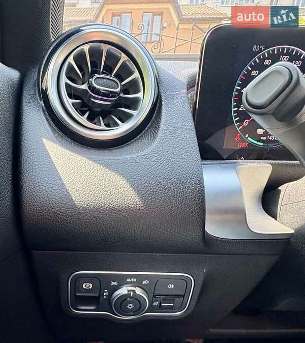 Внедорожник / Кроссовер Mercedes-Benz EQB 2023 в Львове