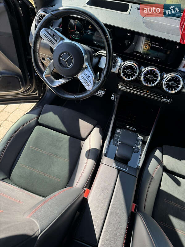 Позашляховик / Кросовер Mercedes-Benz EQB 2022 в Києві