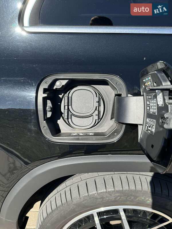 Позашляховик / Кросовер Mercedes-Benz EQB 2022 в Києві