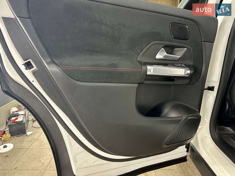 Внедорожник / Кроссовер Mercedes-Benz EQB 2022 в Киеве