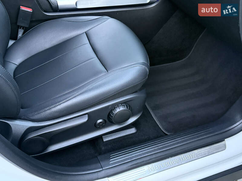 Внедорожник / Кроссовер Mercedes-Benz EQB 2023 в Ровно