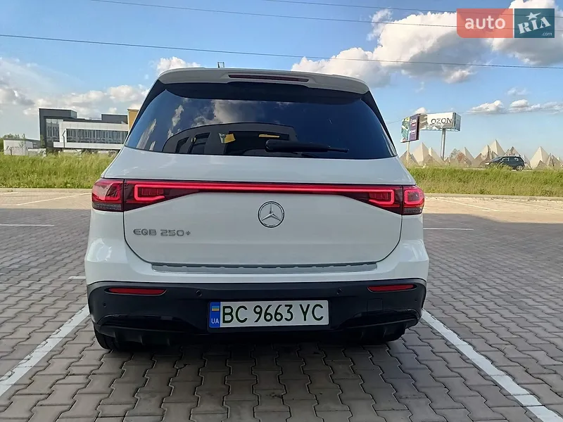 Mercedes-Benz EQB