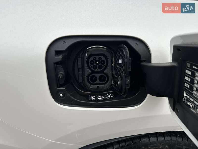 Позашляховик / Кросовер Mercedes-Benz EQC 2020 в Києві