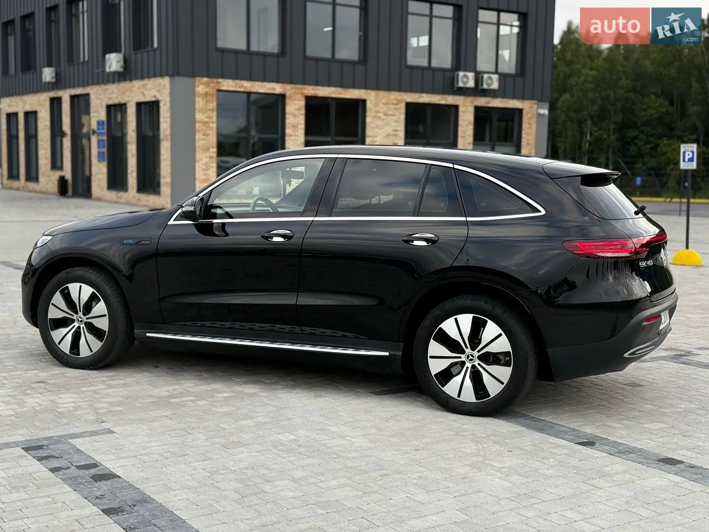 2021 Mercedes-Benz EQC - мініатюра 32