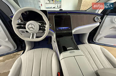 Позашляховик / Кросовер Mercedes-Benz EQE SUV 2024 в 