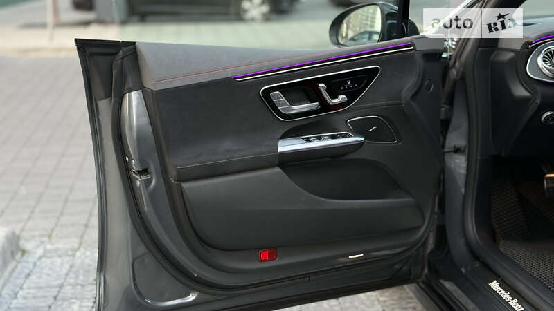 Седан Mercedes-Benz EQE 2022 в Стрые