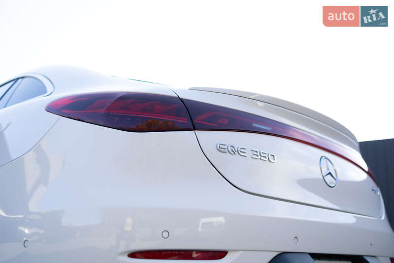 Седан Mercedes-Benz EQE 2022 в Тернополі