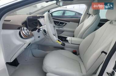 Седан Mercedes-Benz EQE 2023 в 