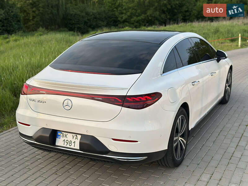 Седан Mercedes-Benz EQE 2022 в Ровно