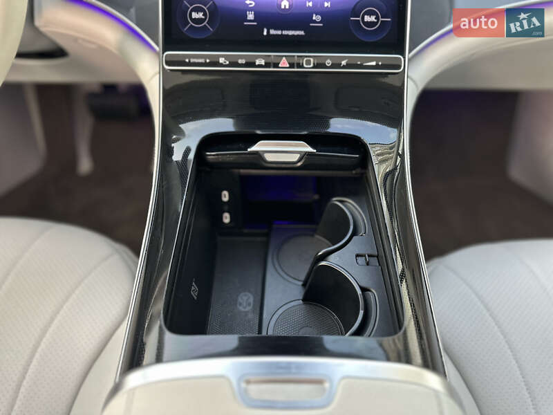 Седан Mercedes-Benz EQE 2022 в Ровно
