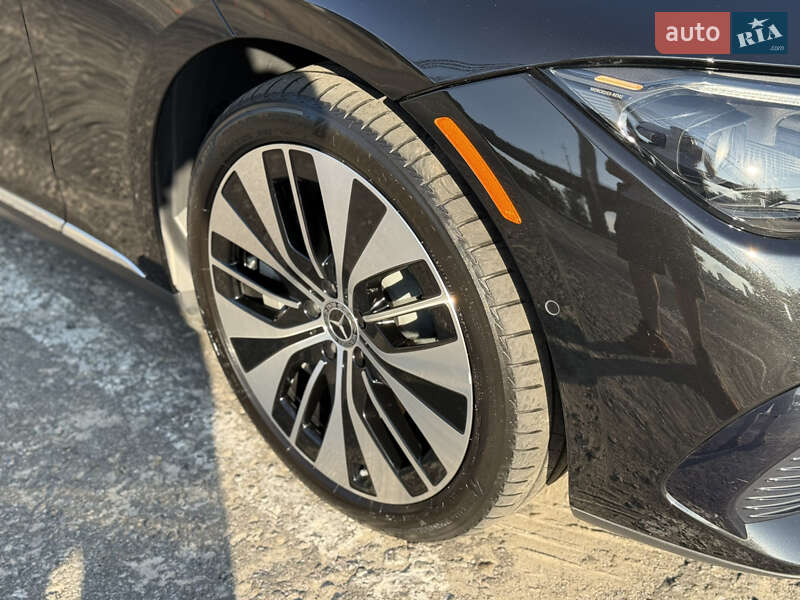 Седан Mercedes-Benz EQE 2022 в Києві
