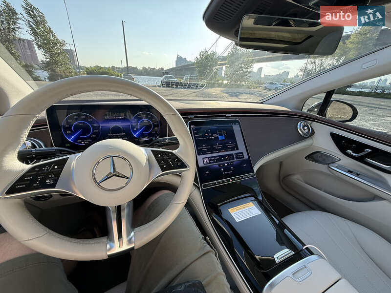 Седан Mercedes-Benz EQE 2022 в Києві