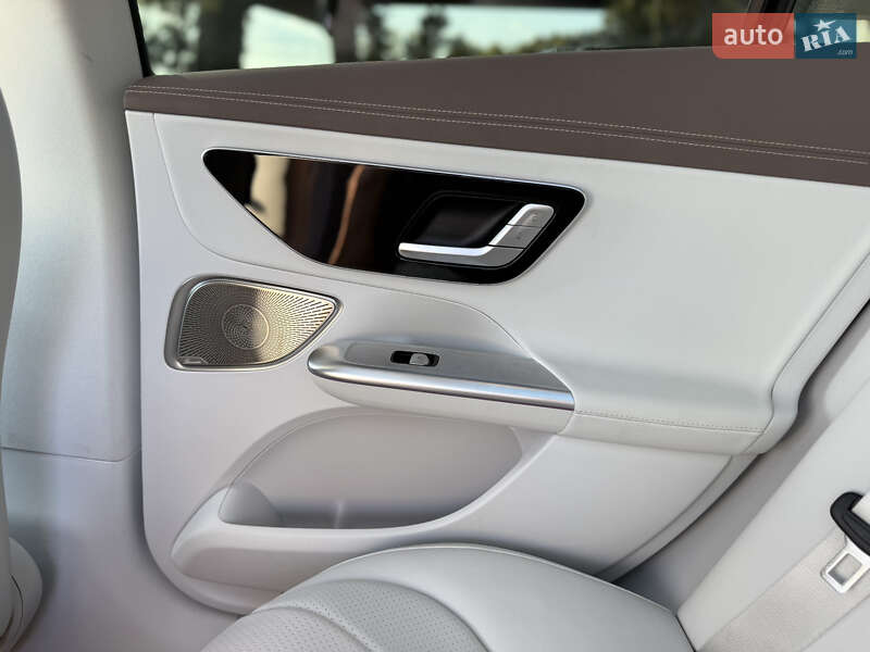 Седан Mercedes-Benz EQE 2022 в Києві