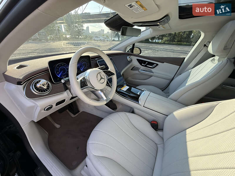 Седан Mercedes-Benz EQE 2022 в Києві