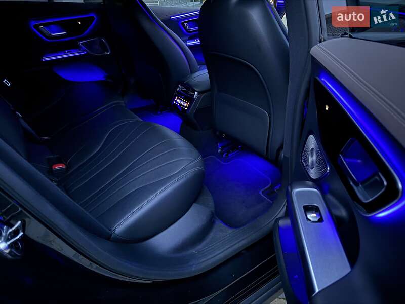 Седан Mercedes-Benz EQE 2022 в Ровно