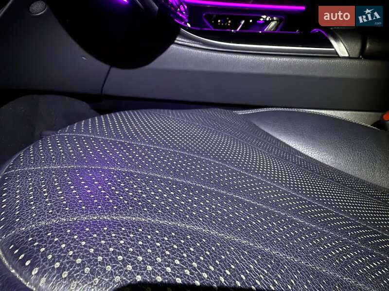 Седан Mercedes-Benz EQE 2022 в Ровно