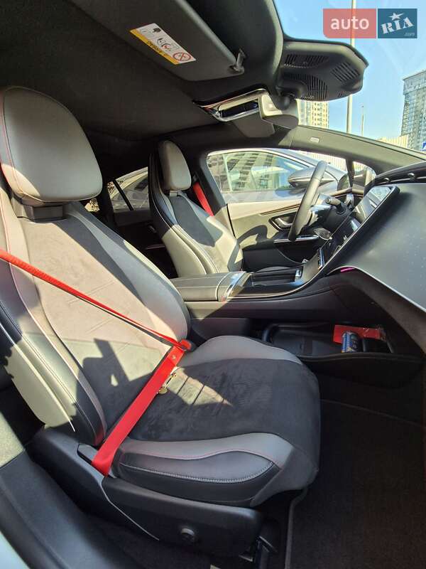 Седан Mercedes-Benz EQE 2023 в Киеве