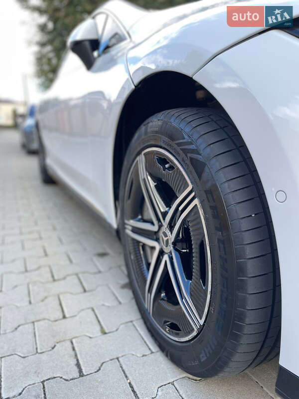 Седан Mercedes-Benz EQE 2023 в Львові