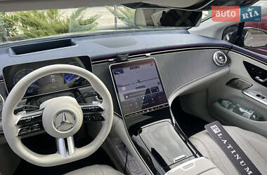 Седан Mercedes-Benz EQE 2022 в 