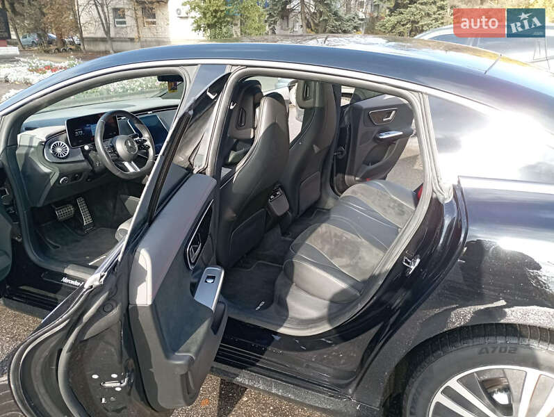 Седан Mercedes-Benz EQE 2023 в Новомосковске