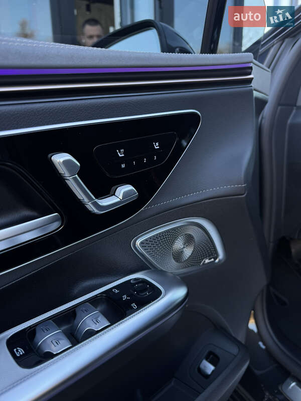 Седан Mercedes-Benz EQE 2022 в Львове