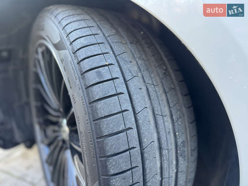 Седан Mercedes-Benz EQE 2023 в Луцьку