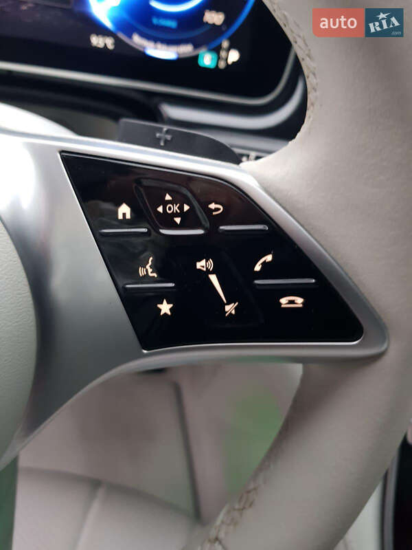 Седан Mercedes-Benz EQE 2023 в Львове