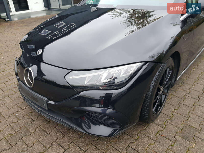 Седан Mercedes-Benz EQE 2023 в Львове