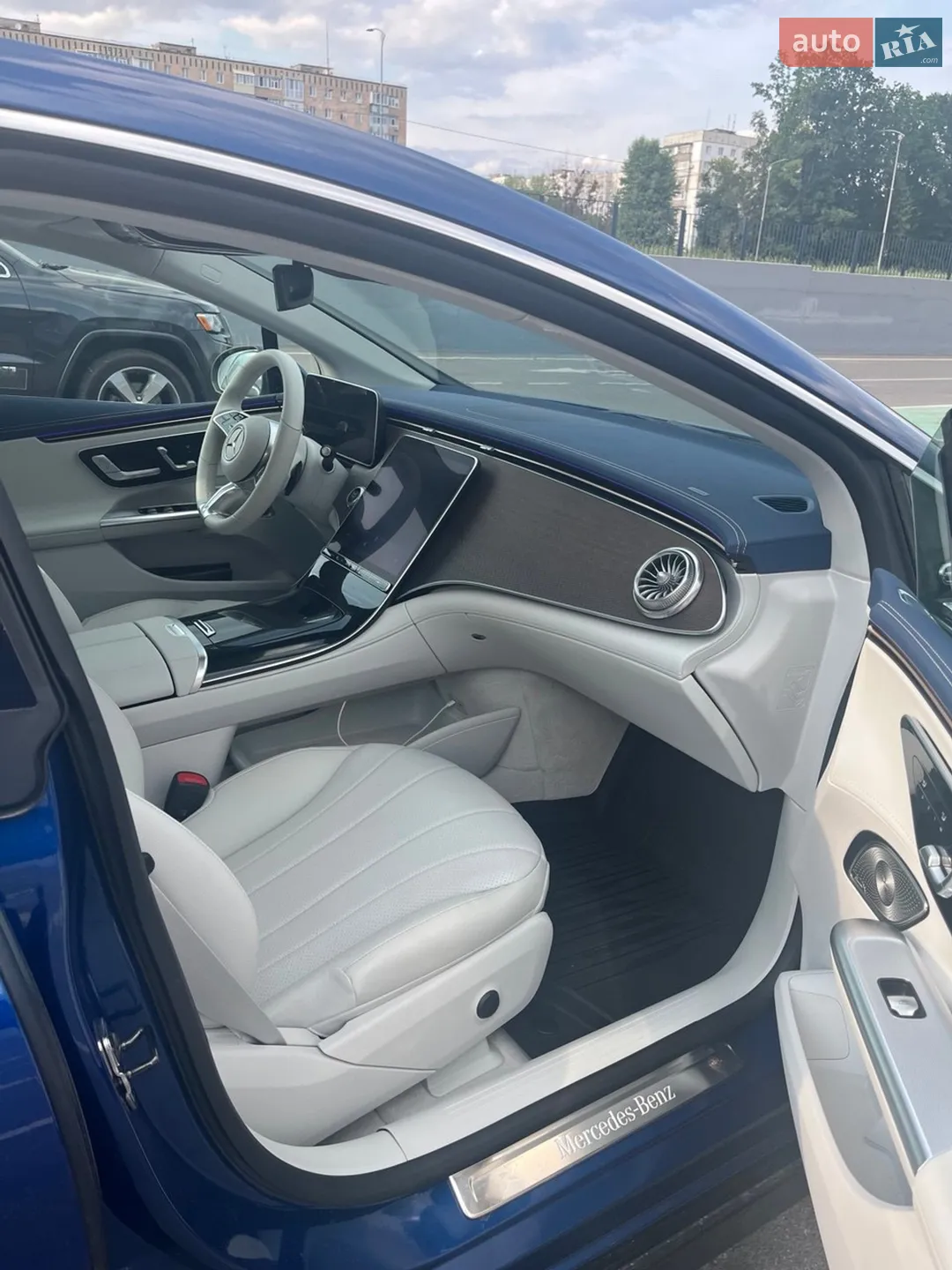 2022 Mercedes-Benz EQE - мініатюра 10