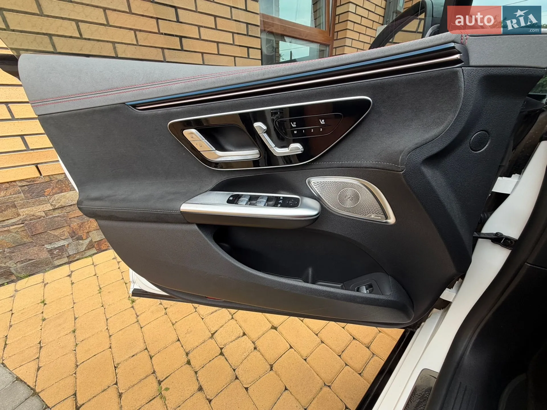 2023 Mercedes-Benz EQE - мініатюра 32