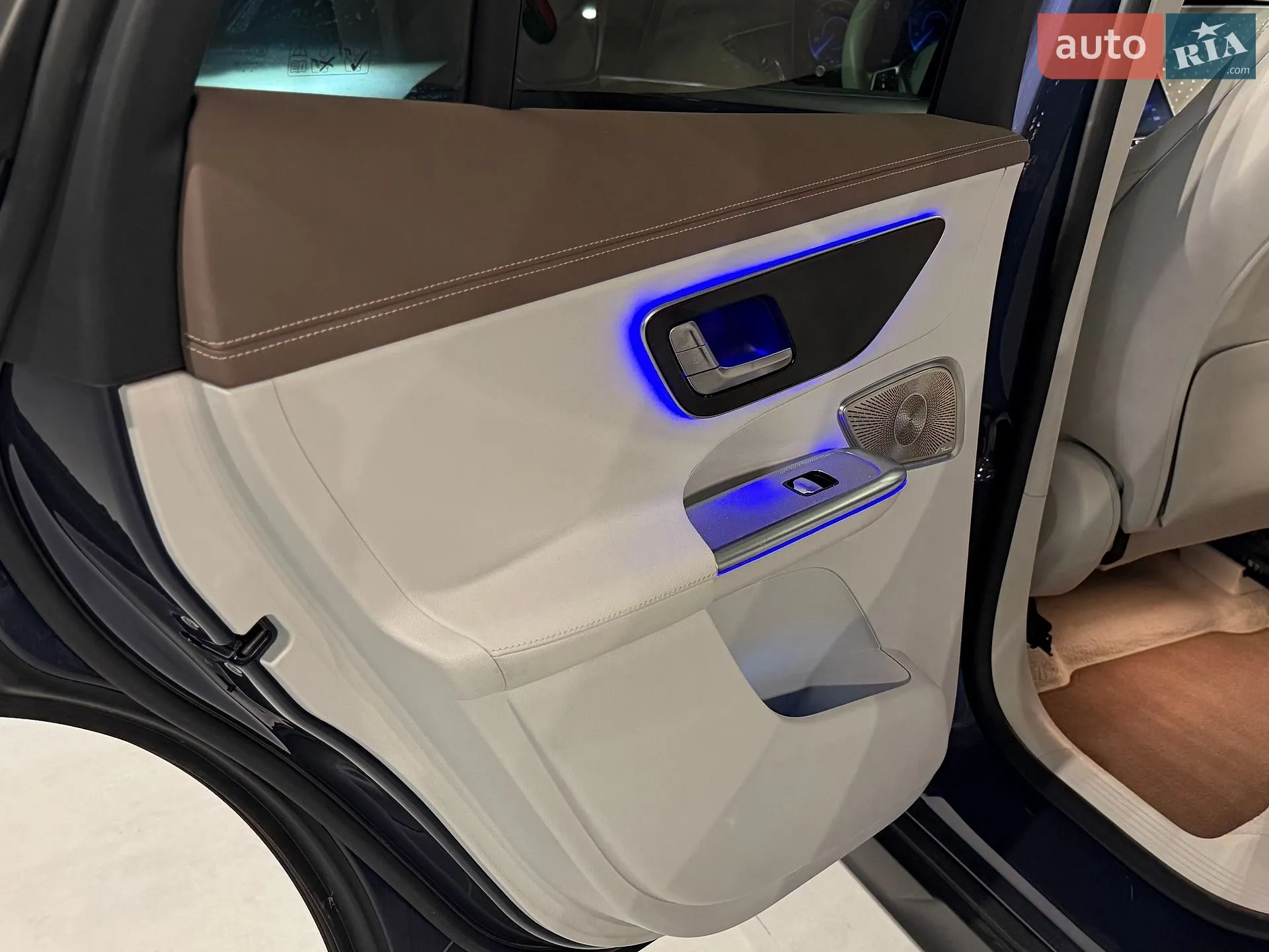 2023 Mercedes-Benz EQE - мініатюра 16