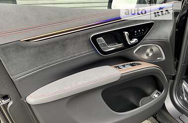 Позашляховик / Кросовер Mercedes-Benz EQS SUV 2023 в 