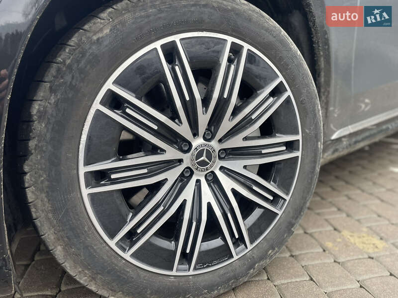 Седан Mercedes-Benz EQS SUV 2023 в Черновцах
