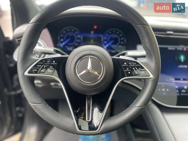 Седан Mercedes-Benz EQS SUV 2023 в Черновцах