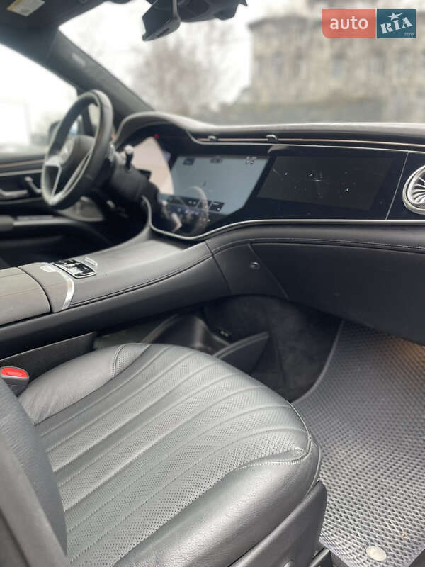 Седан Mercedes-Benz EQS SUV 2023 в Черновцах