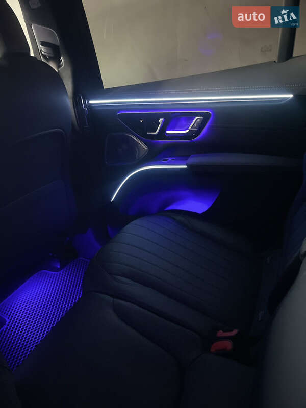 Седан Mercedes-Benz EQS SUV 2023 в Черновцах