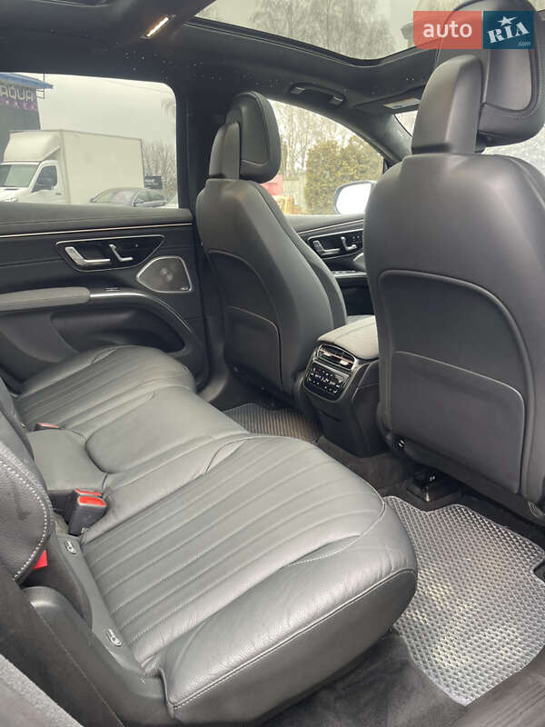 Седан Mercedes-Benz EQS SUV 2023 в Черновцах