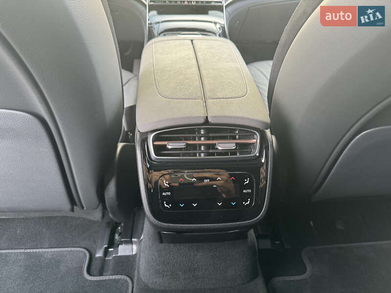 Седан Mercedes-Benz EQS 2022 в Киеве