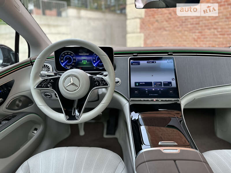 Седан Mercedes-Benz EQS 2022 в Львове
