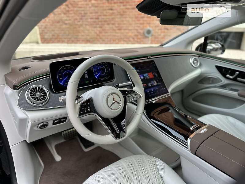 Седан Mercedes-Benz EQS 2022 в Львове
