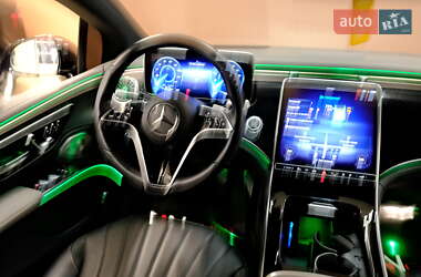 Седан Mercedes-Benz EQS 2023 в 