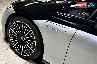 Седан Mercedes-Benz EQS 2022 в 